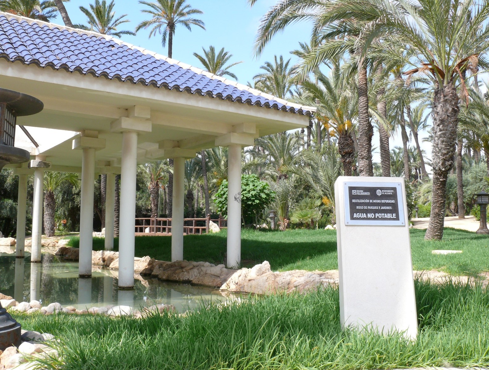 Signal of reclaimed water for irrigation at Alicante's gardens.